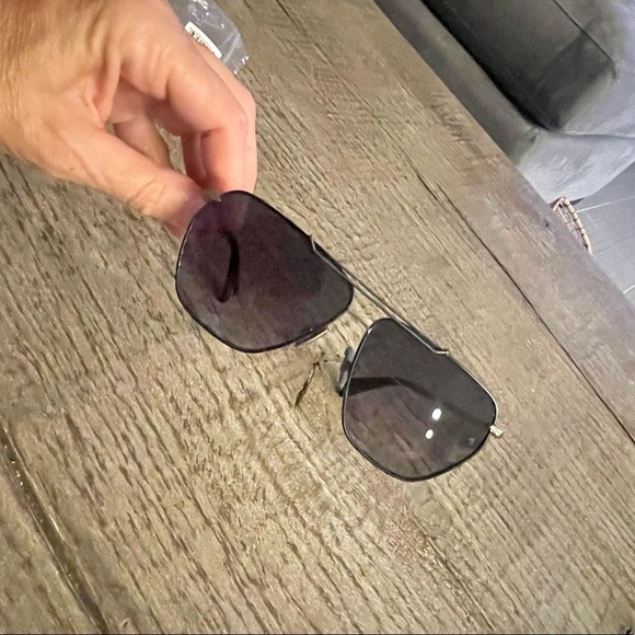 Rag & Bone Polygonal Aviator Sunglasses in Black. - Picture 4 of 10